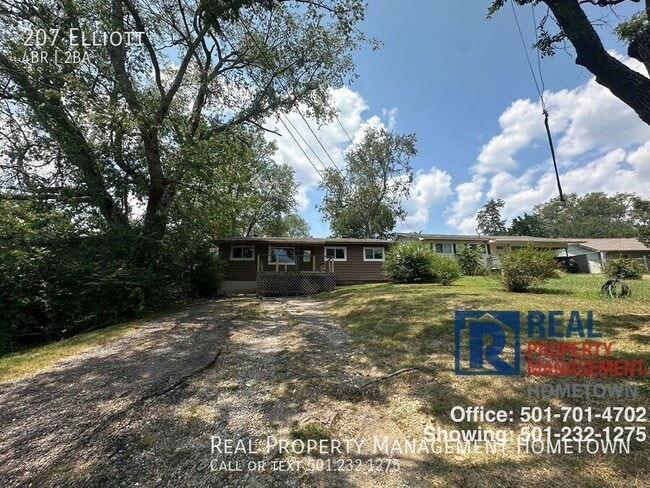 Building Photo - 207 Elliott-