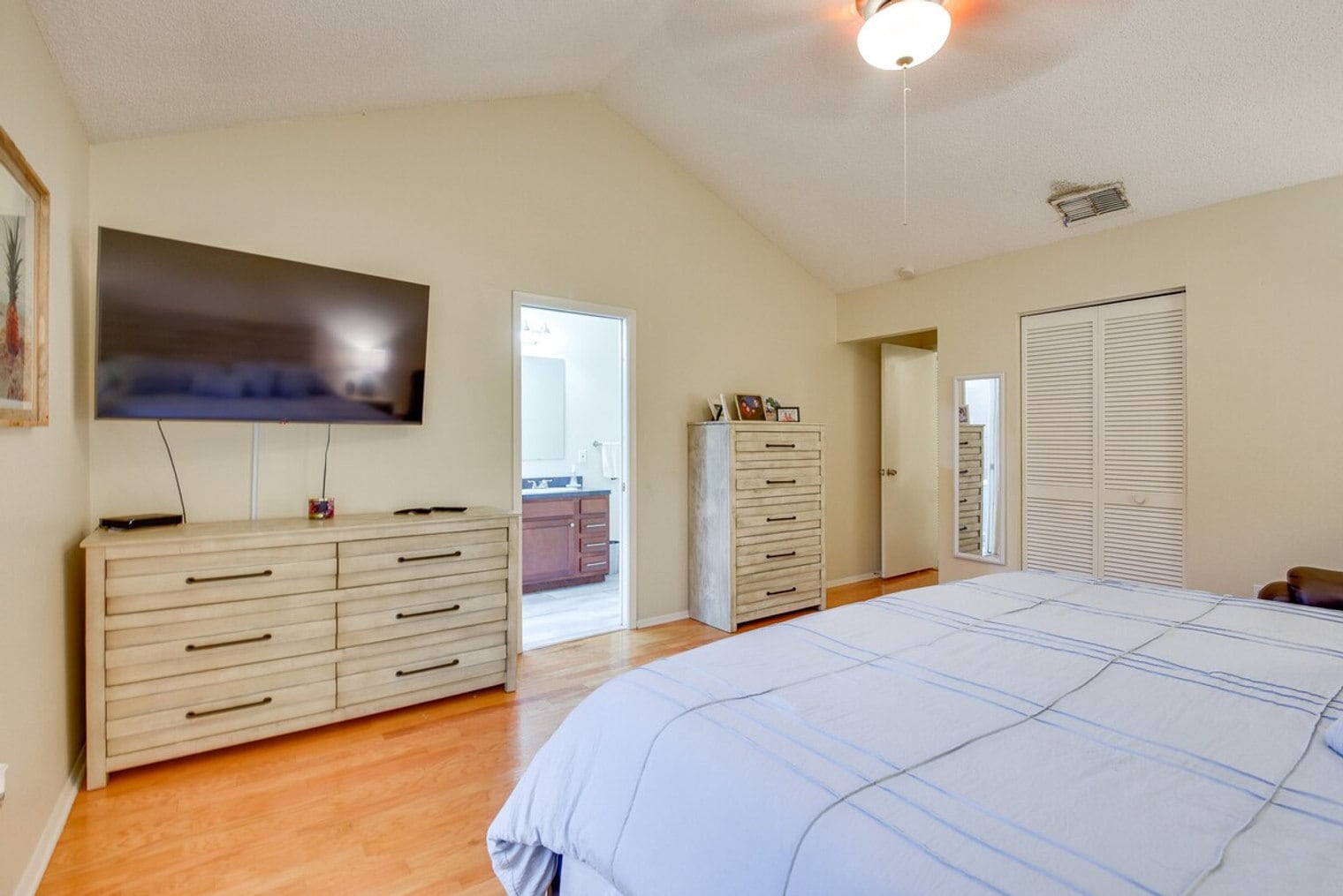 Building Photo - 7511 4th Ave W