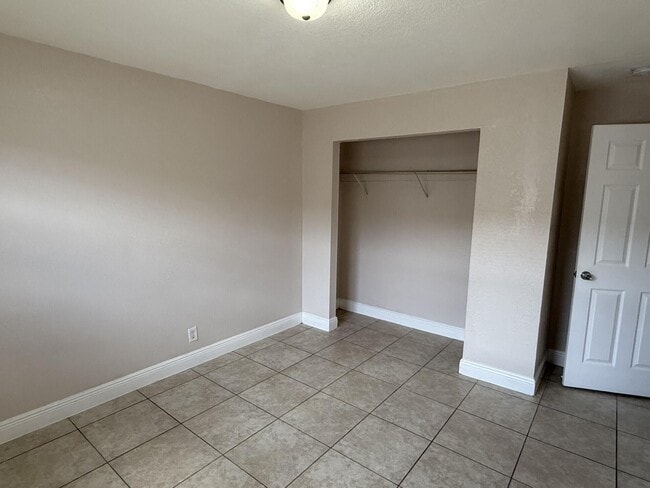 Building Photo - 2830 Avenue S