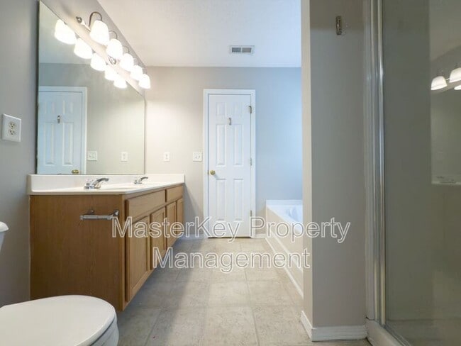 Building Photo - 2915 Skybrook Ln