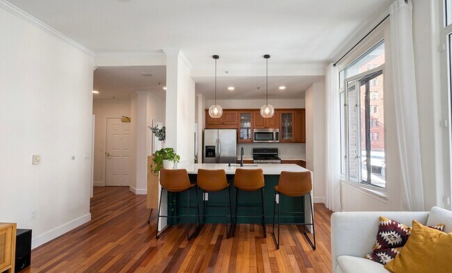 Building Photo - 201 Sansome St