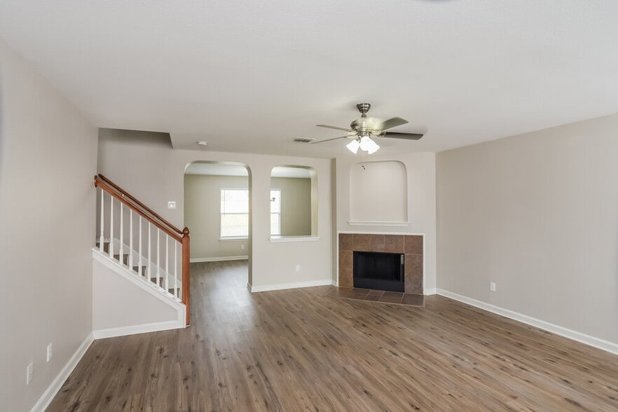 Building Photo - 9941 Pony Spur