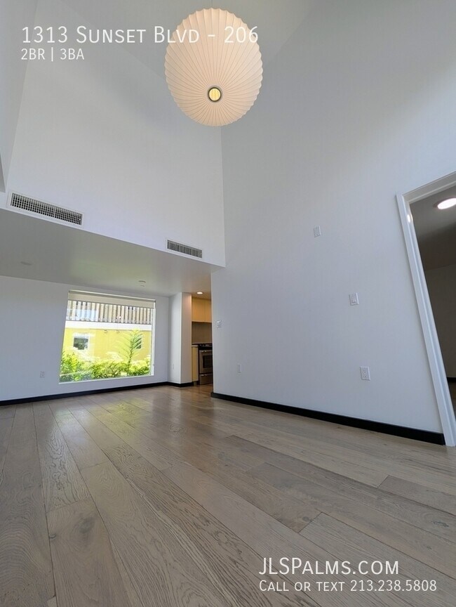 Building Photo - 1313 Sunset Blvd