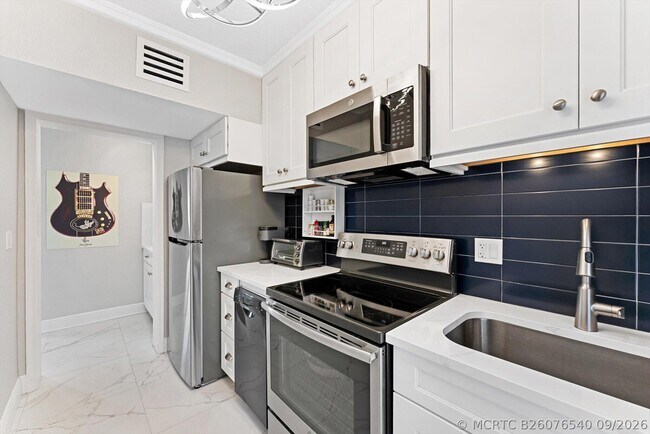 Building Photo - 990 Casuarina Rd
