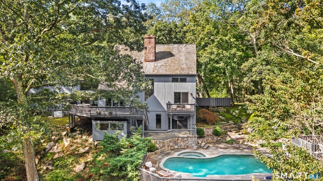 Building Photo - 129 Davis Hill Rd