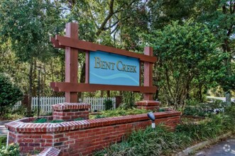 Building Photo - Sprawling Brick Home, Beautiful Water View...