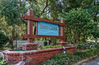 Building Photo - Sprawling Brick Home, Beautiful Water View...