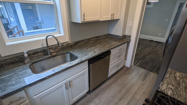 Building Photo - 423 Frebis Ave