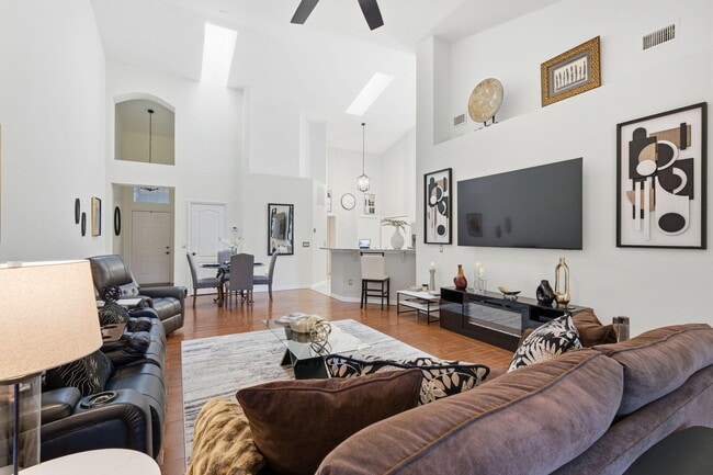 Building Photo - 1632 SW Harbour Isles Cir