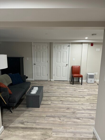 Building Photo - 171 Foster St