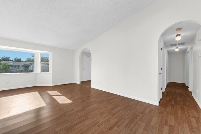 Building Photo - One Level Home in Stead