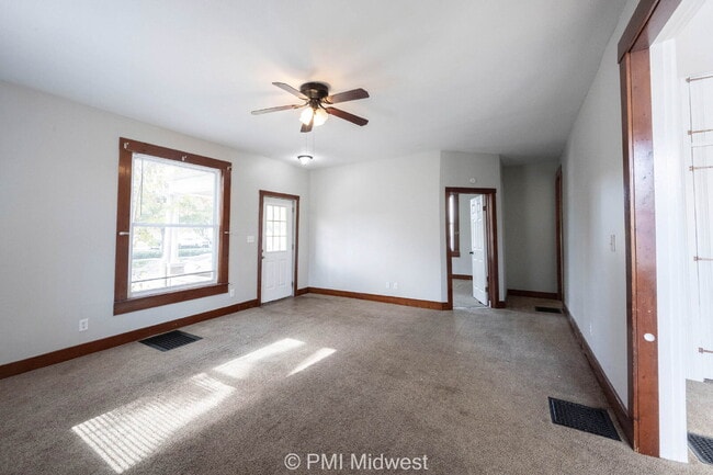 Building Photo - 411 S East St