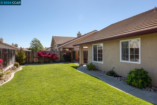 Building Photo - 1731 Brookside Dr