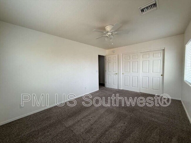 Building Photo - 384 Anna Cir