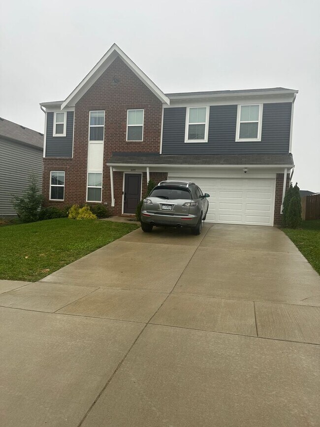 Building Photo - Available NOW - 5 bedroom, 3 full bathroom house - $2,950/month