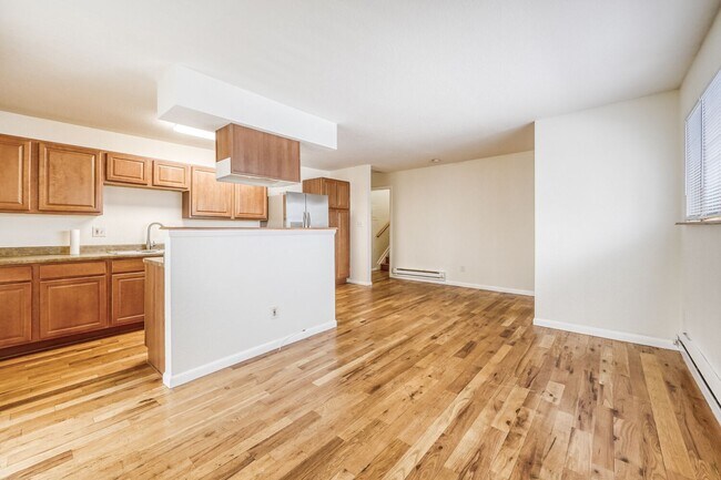 Building Photo - 2529 W Vermijo Ave