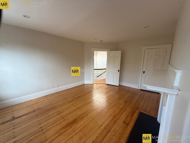 Building Photo - 1755 Beacon St