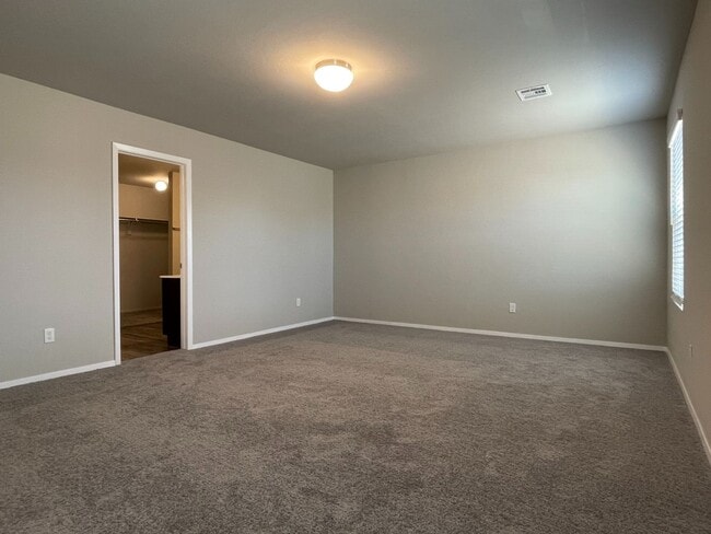 Building Photo - Wonderful Home in El Reno! 4 Bedrooms, 2 Bathroom