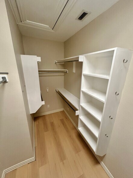 Building Photo - 3612 Convent St