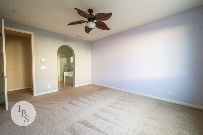 Building Photo - North East Fresno ‘Like New’ Home, 3BR/2BA, Built 2008 - Lots of Amenities!