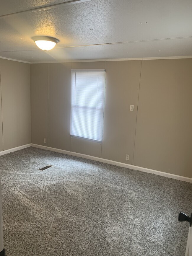 Building Photo - 42 Yoakum Cir