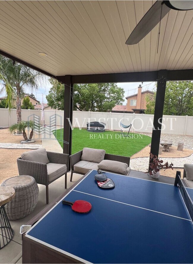 Building Photo - Charming 3-Bedroom Home with Spacious Back...