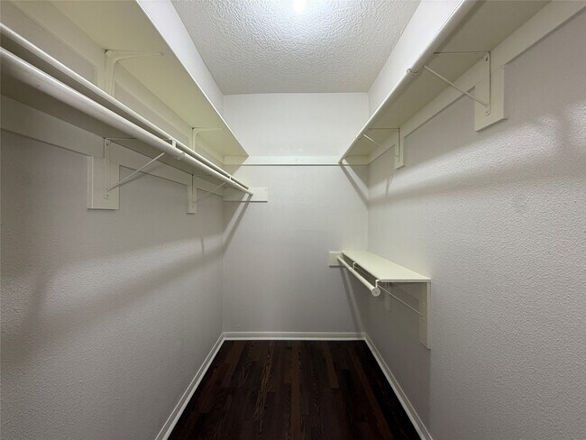 Building Photo - 2125 Augusta Dr