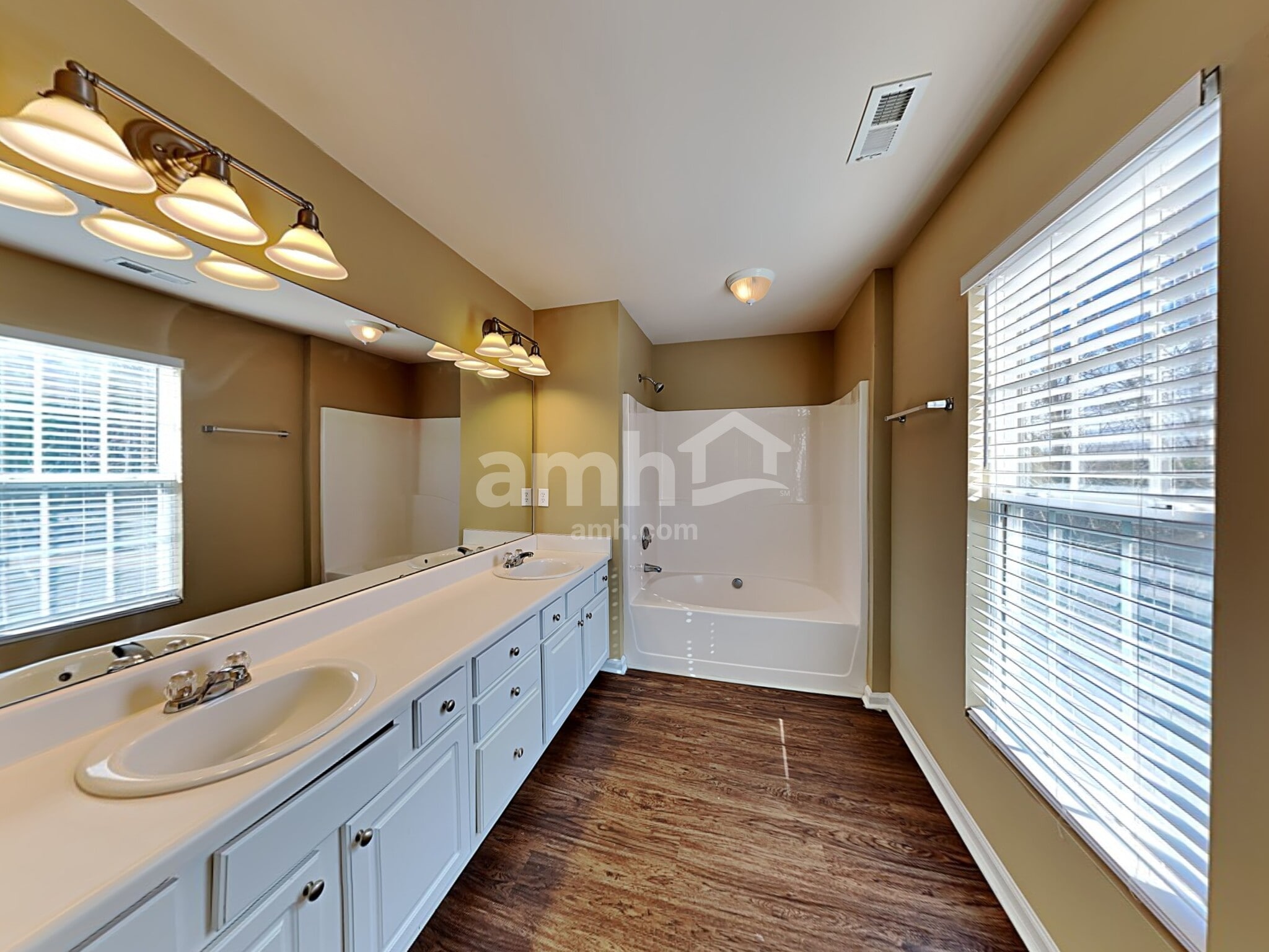 Building Photo - 5102 Wetlands Dr