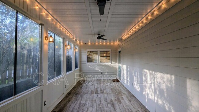 Building Photo - 1411 May Ave SE