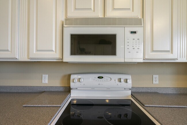 Building Photo - Fully Furnished 3 Bedroom Home In Coral Canyon With Community Amenities