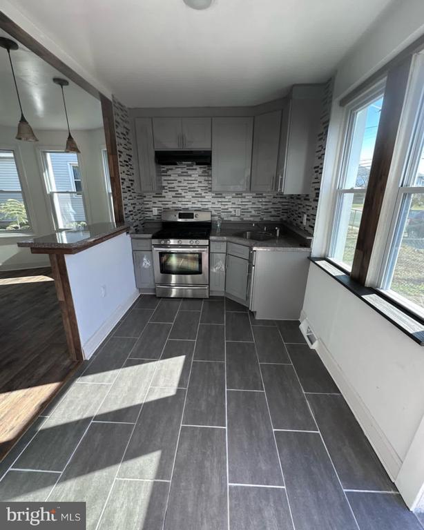 Building Photo - 519 5th St