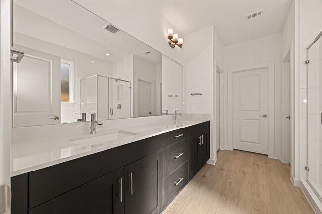 Building Photo - 2819 Red Rosehip Dr