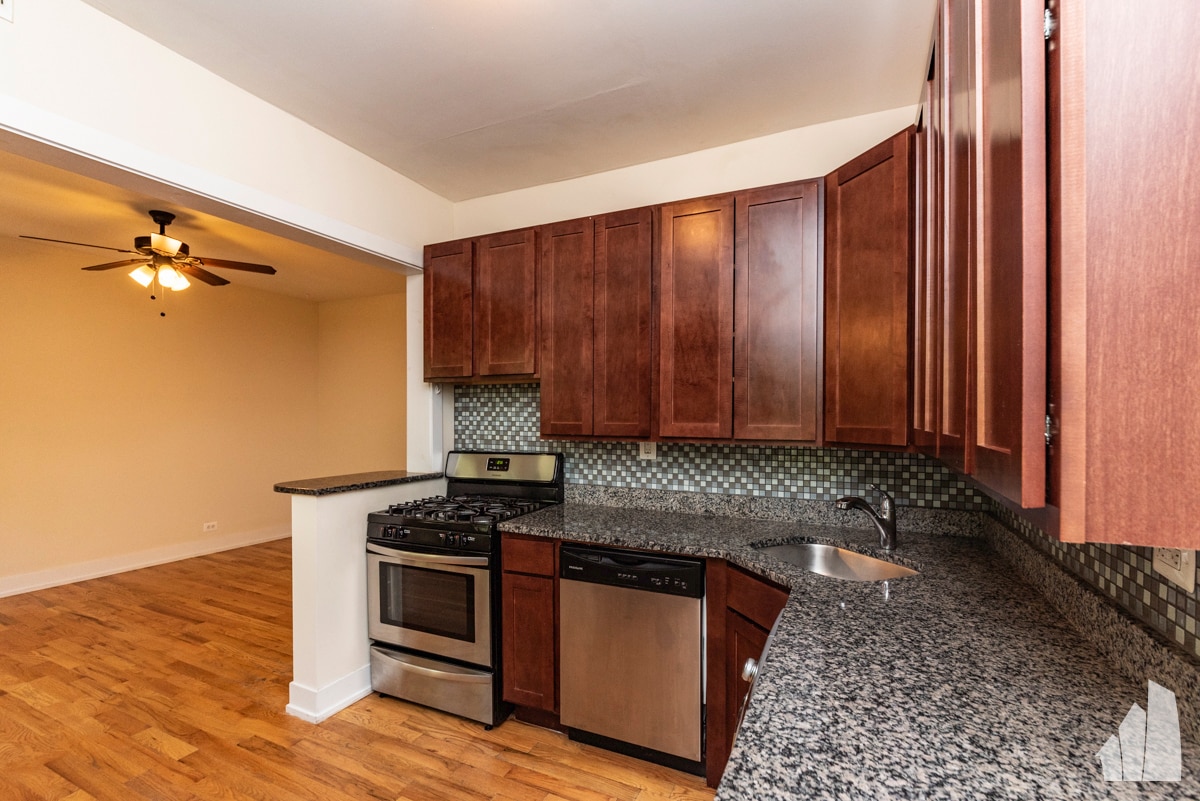 Building Photo - 3523 N Racine Ave