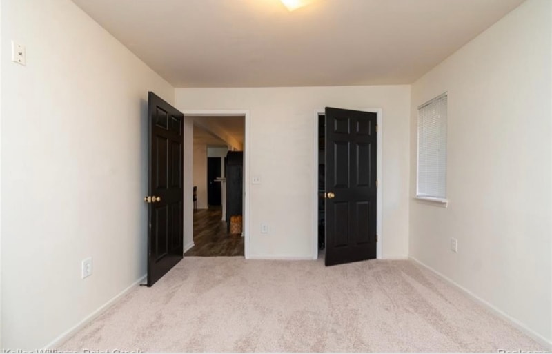 Building Photo - 867 Amanda Ln