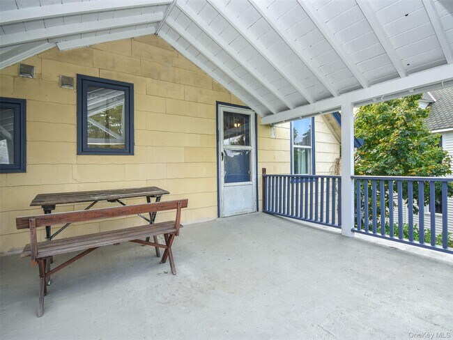 Building Photo - 27 Summit Ave