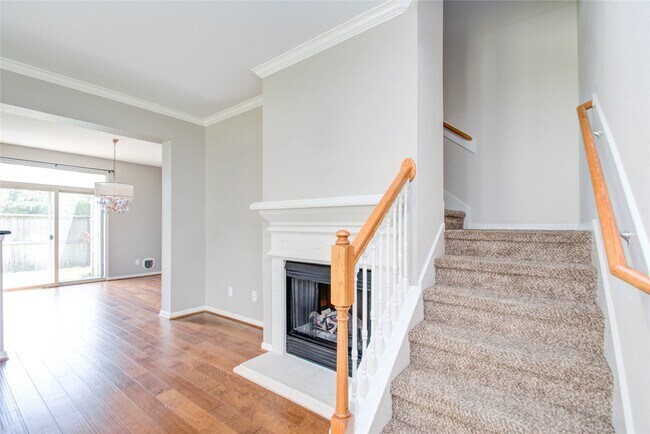 Building Photo - 16110 Limestone Lake Dr