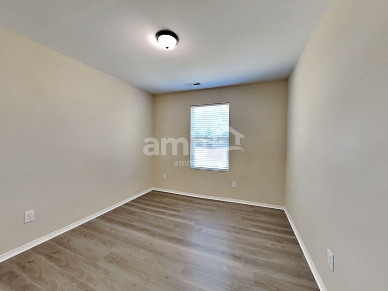 Building Photo - 96 Yarmouth Dr