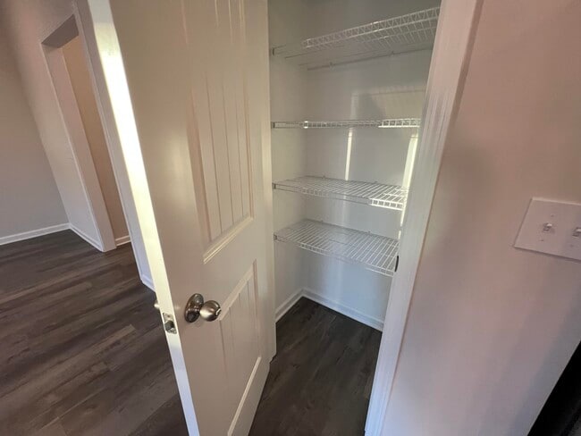 Building Photo - 4044 Thimbleberry Dr