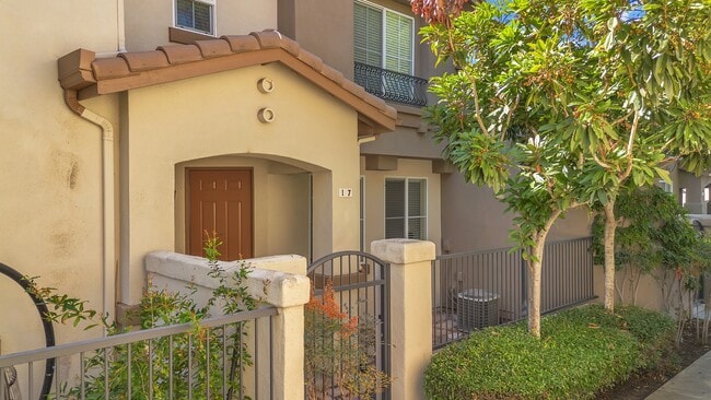 Building Photo - 17 Sagamore