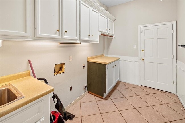 Building Photo - 19 Greenview St