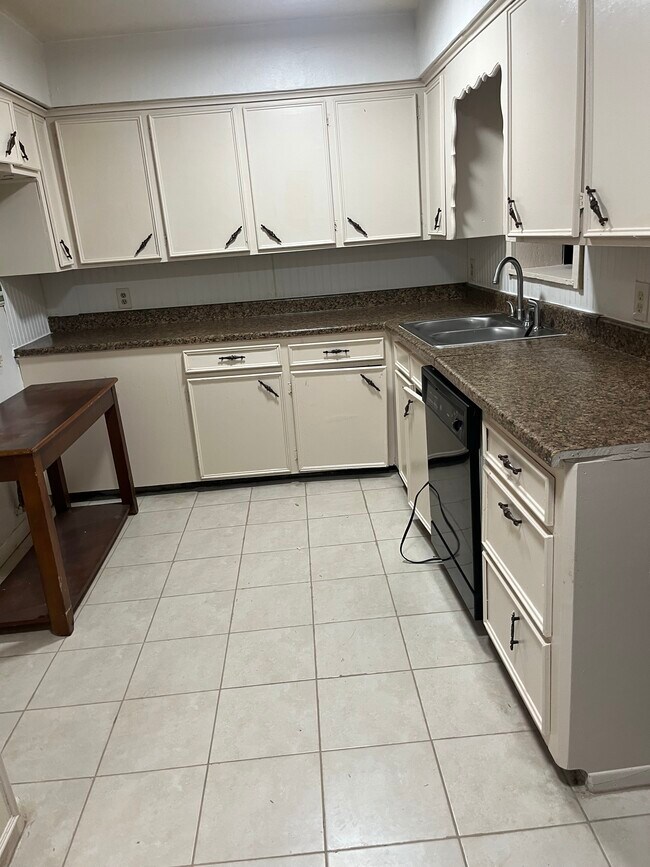 Building Photo - 5519 Cannonway Dr