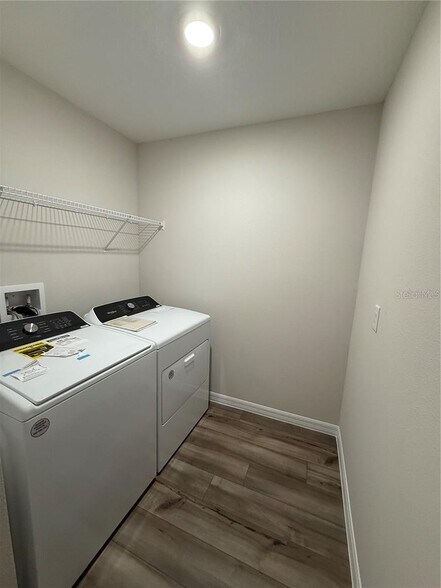 Building Photo - 3867 King Hill Dr