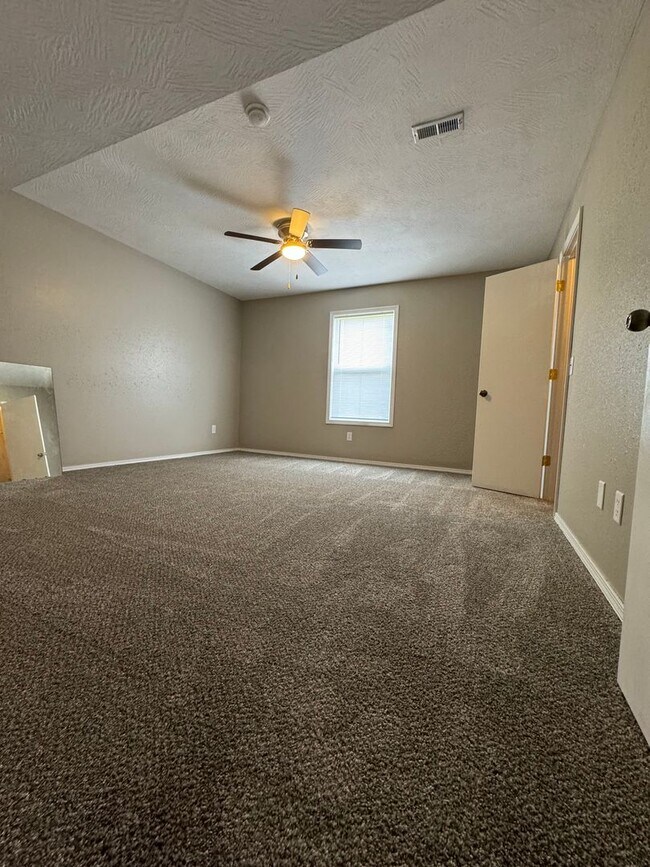 Building Photo - 4051 Condor Dr