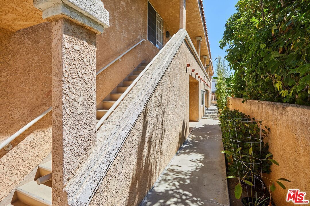 Building Photo - 3822 Bentley Ave