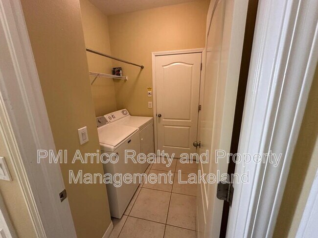 Building Photo - 3774 Hampton Hills Dr