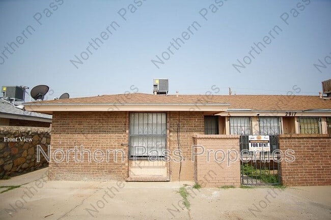 Primary Photo - 2917 E Glen Dr
