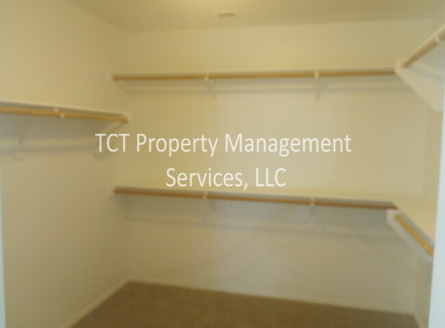 Building Photo - Large 3 Bed/2.5 Bath plus office AND Loft in Avondale!