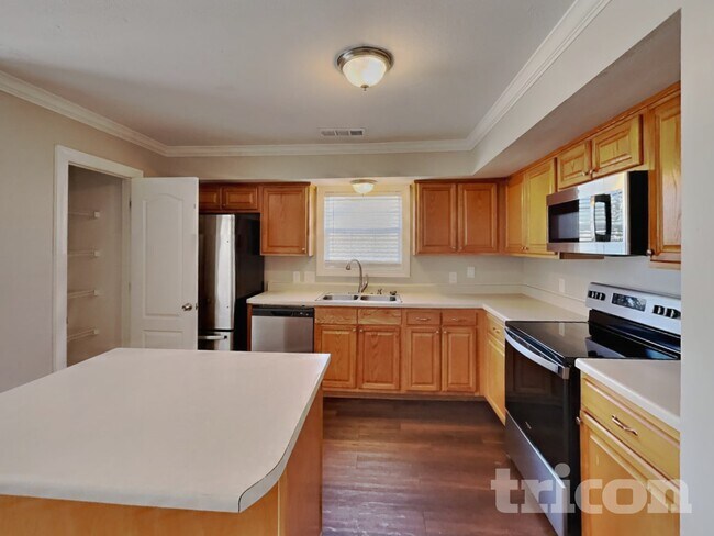 Building Photo - 947 Lavergne Ln