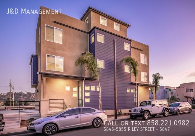 Building Photo - Gorgeous Townhome w/ Rooftop Decks and Oce...