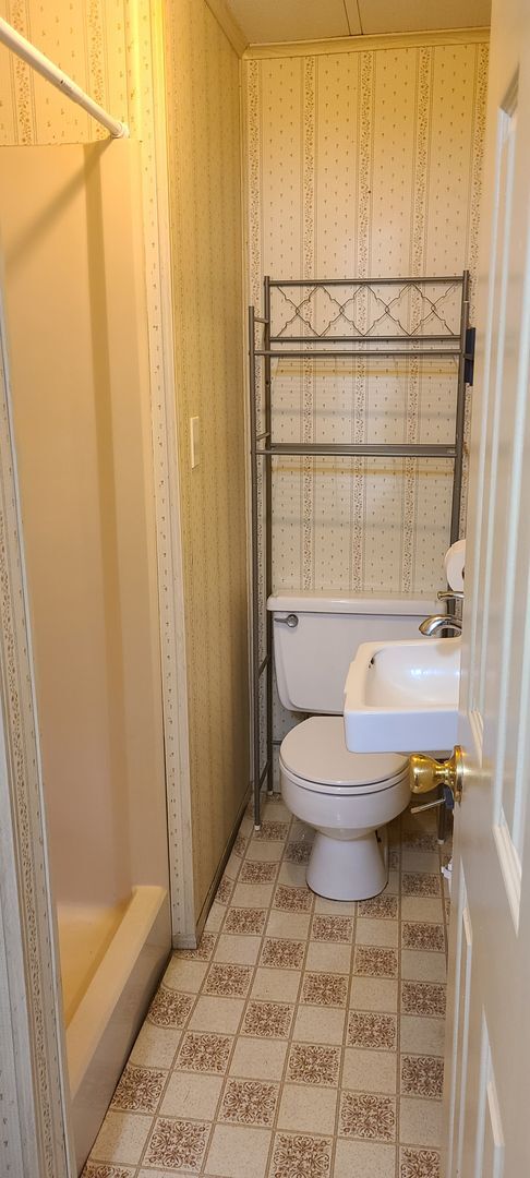 Building Photo - 3 Bedroom/3 Bath home in Archer FL